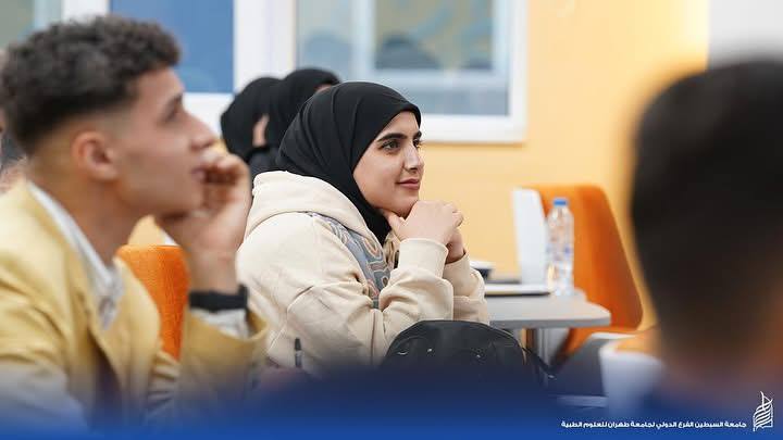 جلسة إرشادية حول العلاقات الاجتماعية داخل الوسط الجامعي